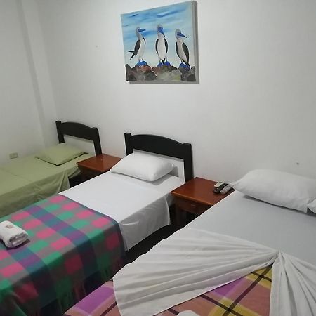 Hostal La Casa De Luis Puerto Baquerizo Moreno Eksteriør bilde