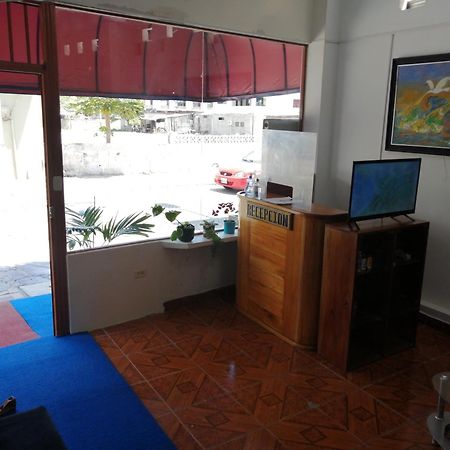 Hostal La Casa De Luis Puerto Baquerizo Moreno Eksteriør bilde