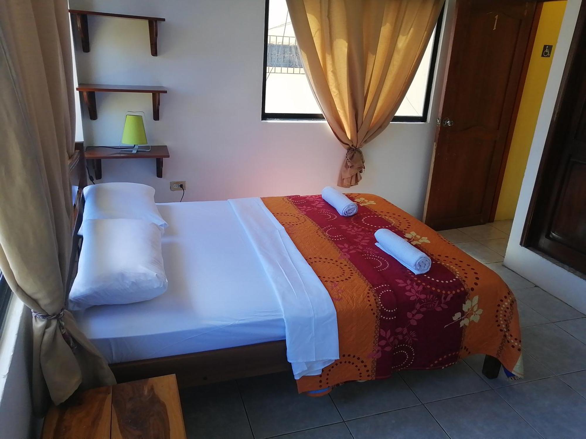 Hostal La Casa De Luis Puerto Baquerizo Moreno Eksteriør bilde