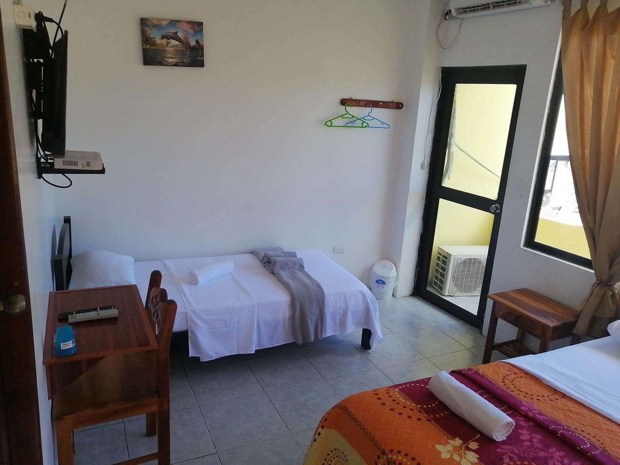 Hostal La Casa De Luis Puerto Baquerizo Moreno Eksteriør bilde