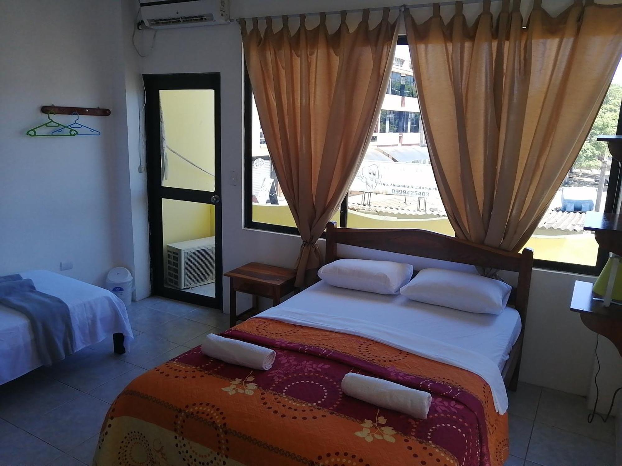 Hostal La Casa De Luis Puerto Baquerizo Moreno Eksteriør bilde